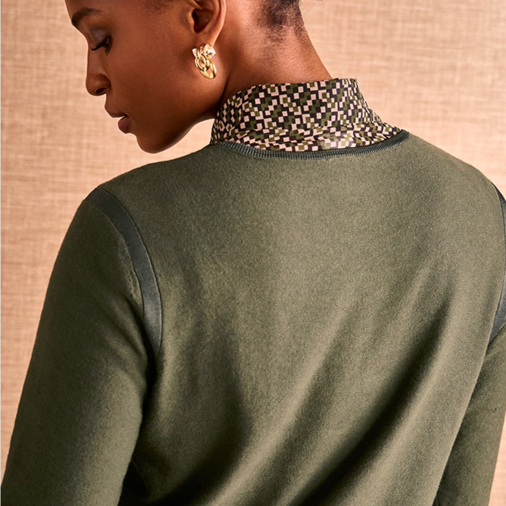 Cabi GREEN CREW NECK Womens SWEATER  Tee Size Small Forest green NWOT - Picture 4 of 8